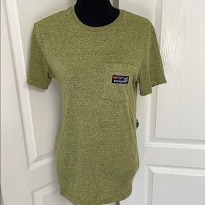 Patagonia performance top tshirt size S kiwi mix color slim fit